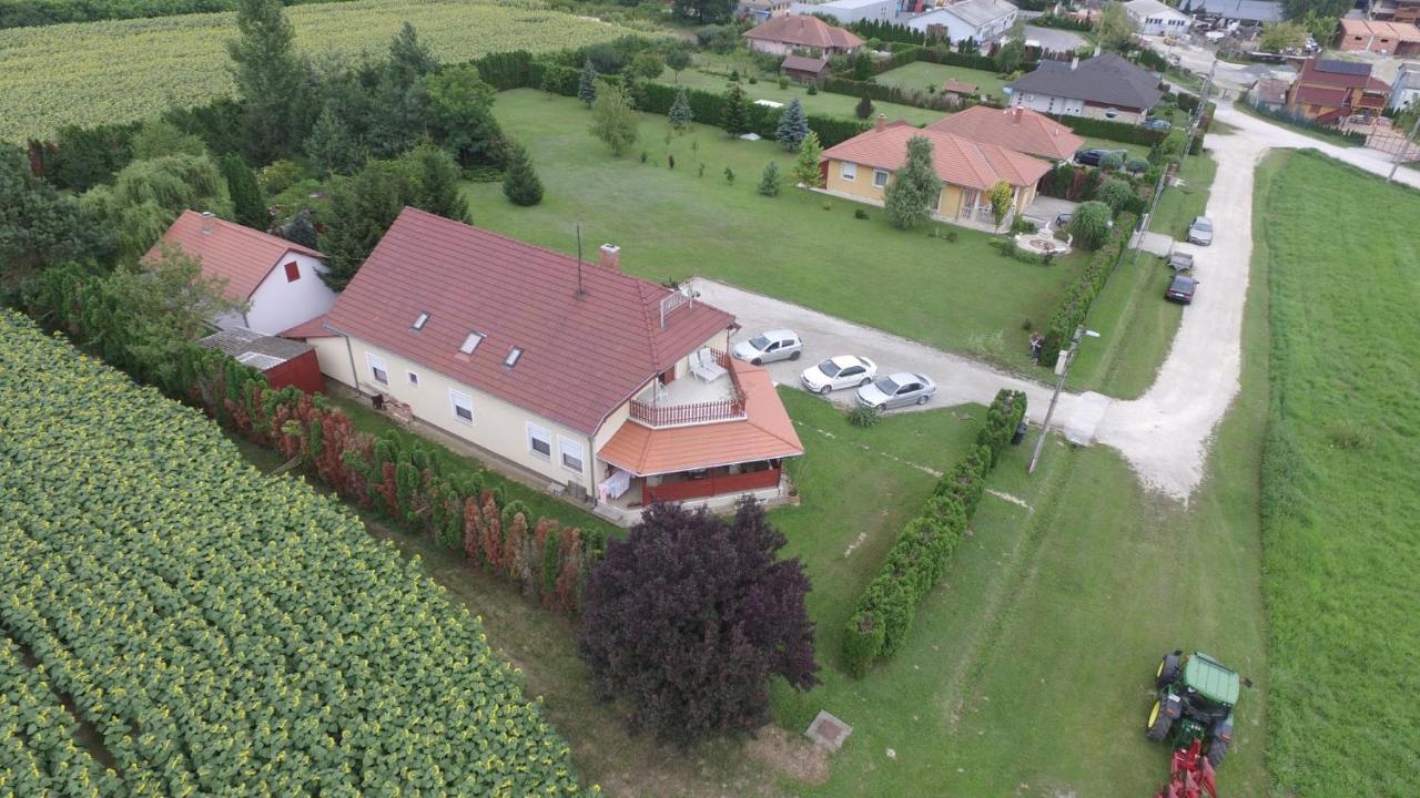 Vadvirag Vendeghaz Hotel Lenti Bagian luar foto
