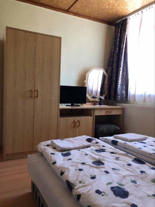 Vadvirag Vendeghaz Hotel Lenti Bagian luar foto